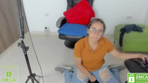 Isabella online show from December 13, 3:38 am