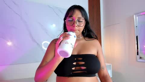 isabella zc online show from October 16, 8:00 pm