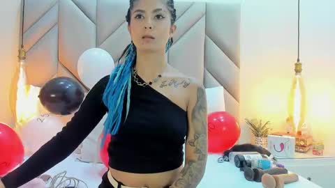 isabellafoox online show from May 10, 2:30 pm