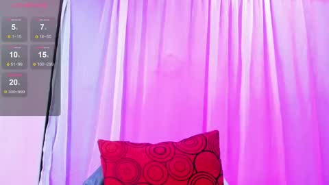 Instagram soybella01  online show from June 4, 5:39 pm