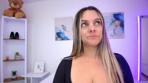 Isabella  online show from May 12, 4:13 pm