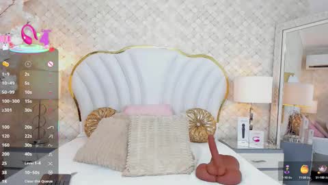 Isabella  online show from October 15, 2:30 pm