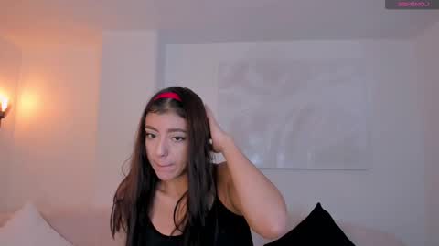 Isabella Kroft online show from February 23, 5:01 pm