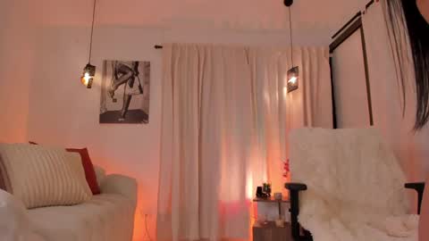 ISABELLA  online show from May 12, 4:57 pm