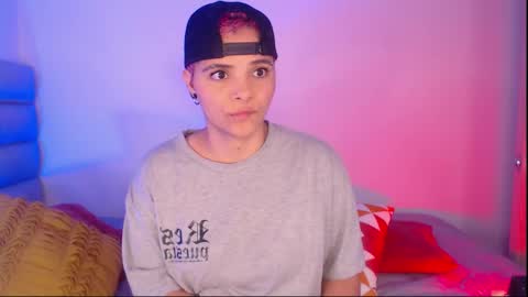 Isabella Mout  online show from September 21, 3:10 pm