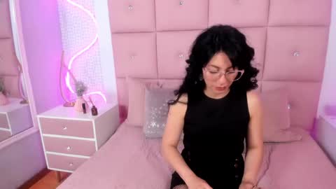 Isabel  online show from May 11, 2:45 pm