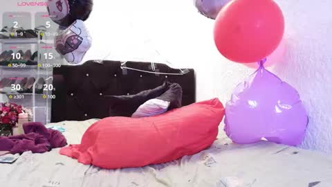 isabelle_sara online show from March 3, 7:53 pm