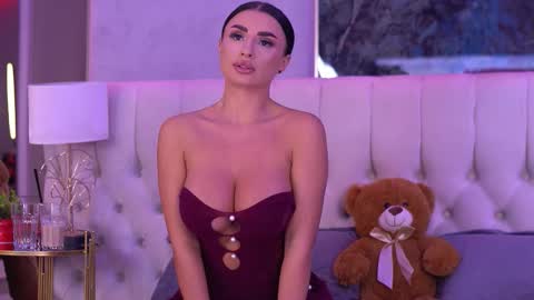 IsabelleHunt online show from September 25, 5:50 am