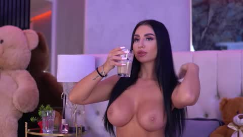 IsabelleHunt online show from September 21, 5:28 am