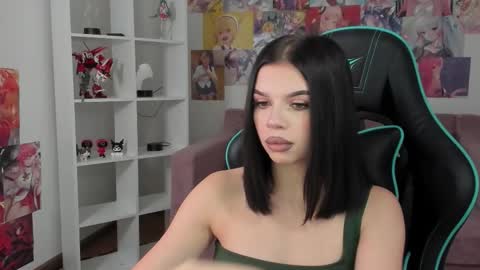 isabellevale online show from October 2, 6:07 am