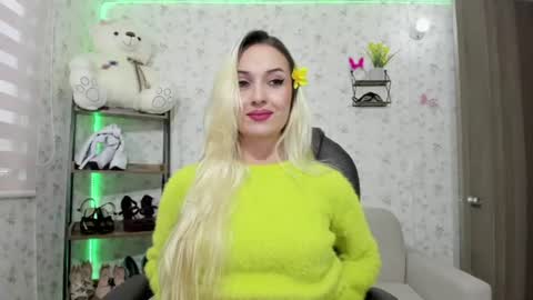 ISABELLA online show from April 8, 8:33 pm