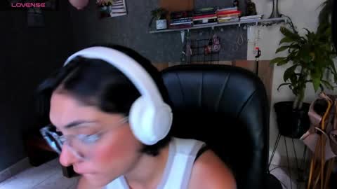 isabel  online show from May 15, 7:38 pm