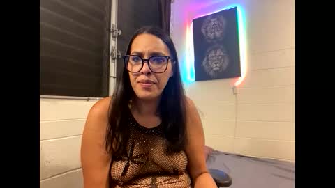 Snapshot of islandmilf777 chatting on March 5, 9:16 am BiancaRose online show from March 5, 9:16 am