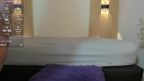 IslaScott online show from March 30, 8:52 pm