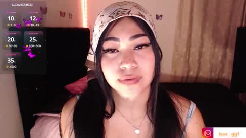 Snapshot of issa_gg chatting on September 29, 7:13 am isabella p online show from September 29, 7:13 am