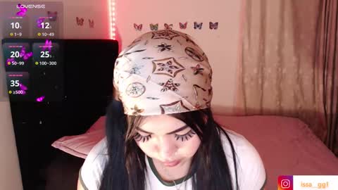 Snapshot of issa_gg chatting on September 30, 8:42 am isabella p online show from September 30, 8:42 am