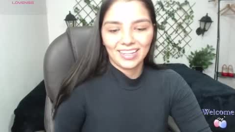 Issa  online show from July 6, 2:33 pm