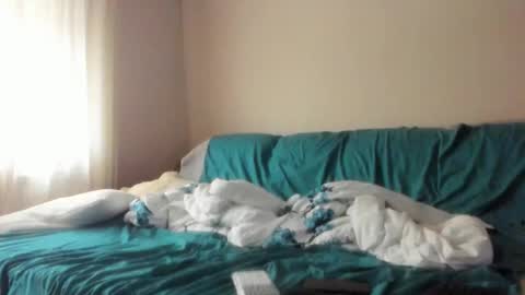 Issabelle online show from March 27, 6:59 am