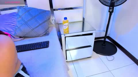 Issys online show from March 7, 9:27 am