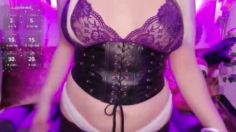 itsauroraborealis online show from May 3, 1:09 am