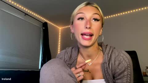 itsirelandbby online show from May 24, 8:08 pm