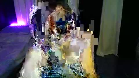 QUEEN online show from May 10, 3:14 pm