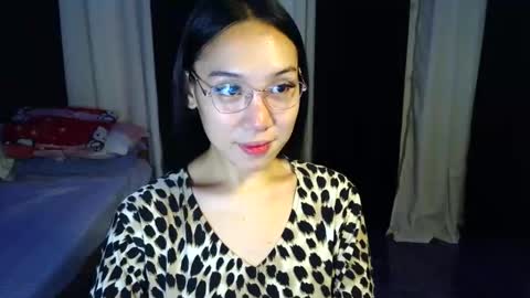 QUEEN online show from May 8, 11:35 am