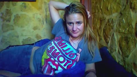 itsmekrissy online show from March 22, 6:52 am