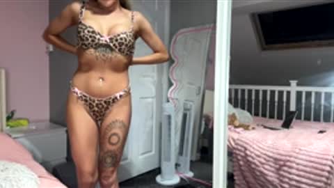 Lola online show from November 28, 4:54 pm