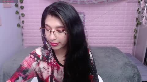 Snapshot of ivana_rose chatting on December 18, 8:14 pm Adris online show from December 18, 8:14 pm