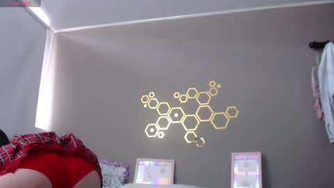 Snapshot of ivana_rose chatting on January 2, 7:40 pm Adris online show from January 2, 7:40 pm