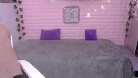 Snapshot of ivana_rose chatting on December 16, 7:00 pm Adris online show from December 16, 7:00 pm