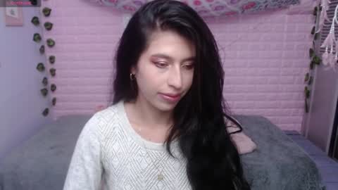 Snapshot of ivana_rose chatting on December 22, 11:41 pm Adris online show from December 22, 11:41 pm