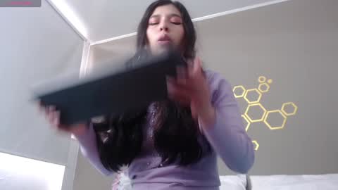 Snapshot of ivana_rose chatting on January 3, 7:07 pm Adris online show from January 3, 7:07 pm