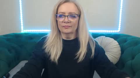 ivanacharm online show from May 19, 3:13 am