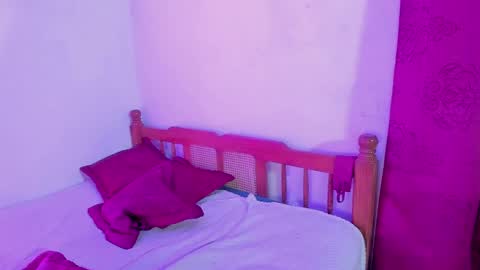 ivannaa18 online show from May 25, 1:59 am
