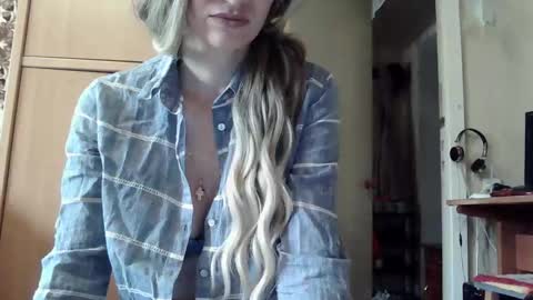 Snapshot of ivetta911 chatting on September 24, 9:52 am ivetta911 online show from September 24, 9:52 am