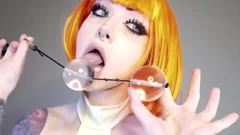 Ivey and James online show from February 11, 9:27 pm