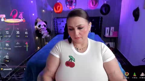 Ivonne online show from December 14, 2:39 am