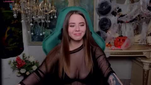 ivorywood_ online show from October 21, 12:31 pm