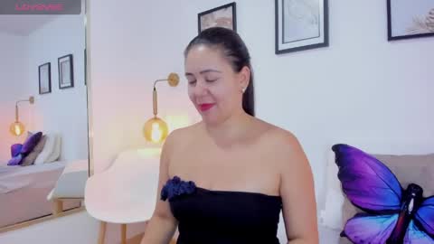 Ivy  online show from May 9, 3:03 pm