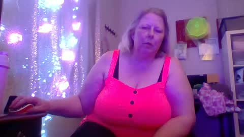 ivyjane3522 online show from June 27, 12:56 am