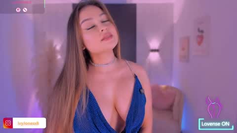 Ivy online show from May 26, 12:32 am