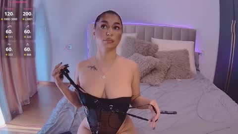 ivymonique online show from September 18, 8:02 am