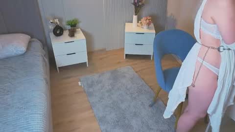 Ivy online show from May 17, 10:36 am