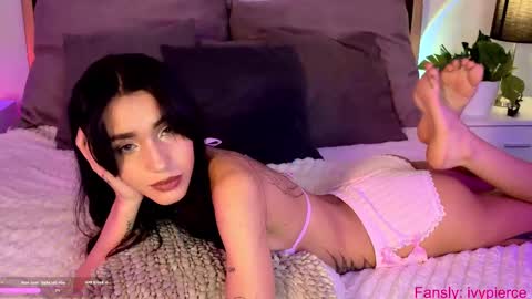 Ivy Pierce  online show from September 26, 7:22 pm