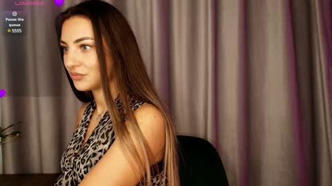 izy bellee online show from December 10, 6:54 am