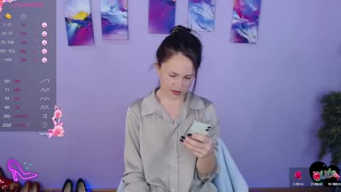 Queen of nylon  Victoria online show from December 5, 5:48 am