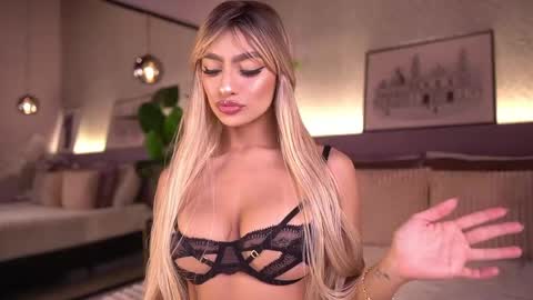 izzywild1 online show from May 22, 11:19 am