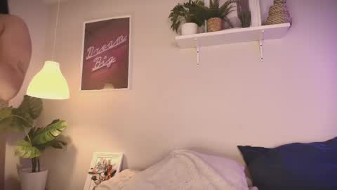 Jade online show from May 25, 8:08 pm